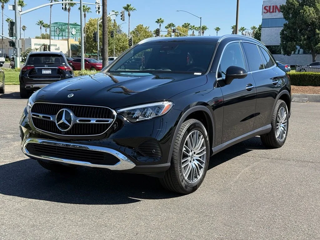 Used 2026 Black Mercedes-Benz GLC 300 image 9