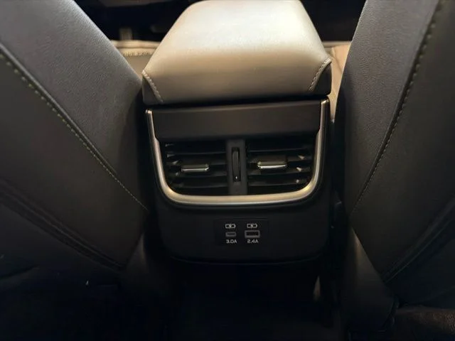 Used 2025 White Subaru Onyx Edition image 39