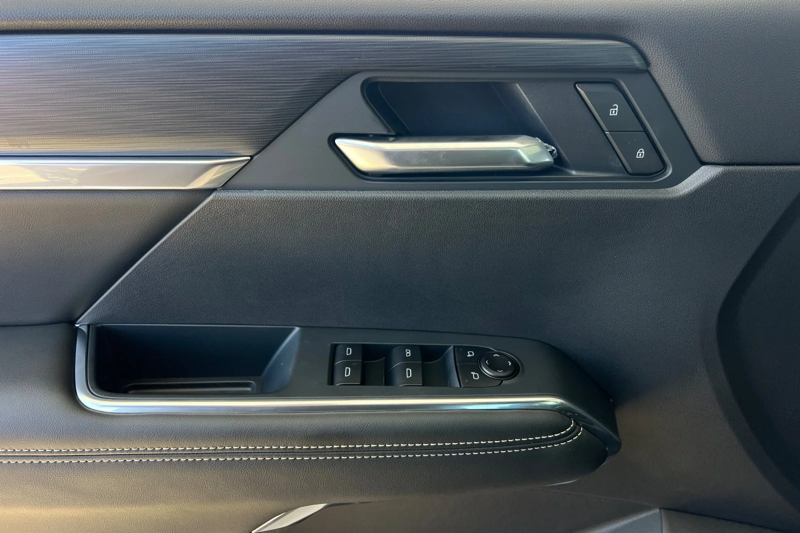 2026 GMC Acadia Elevation - Photo 9