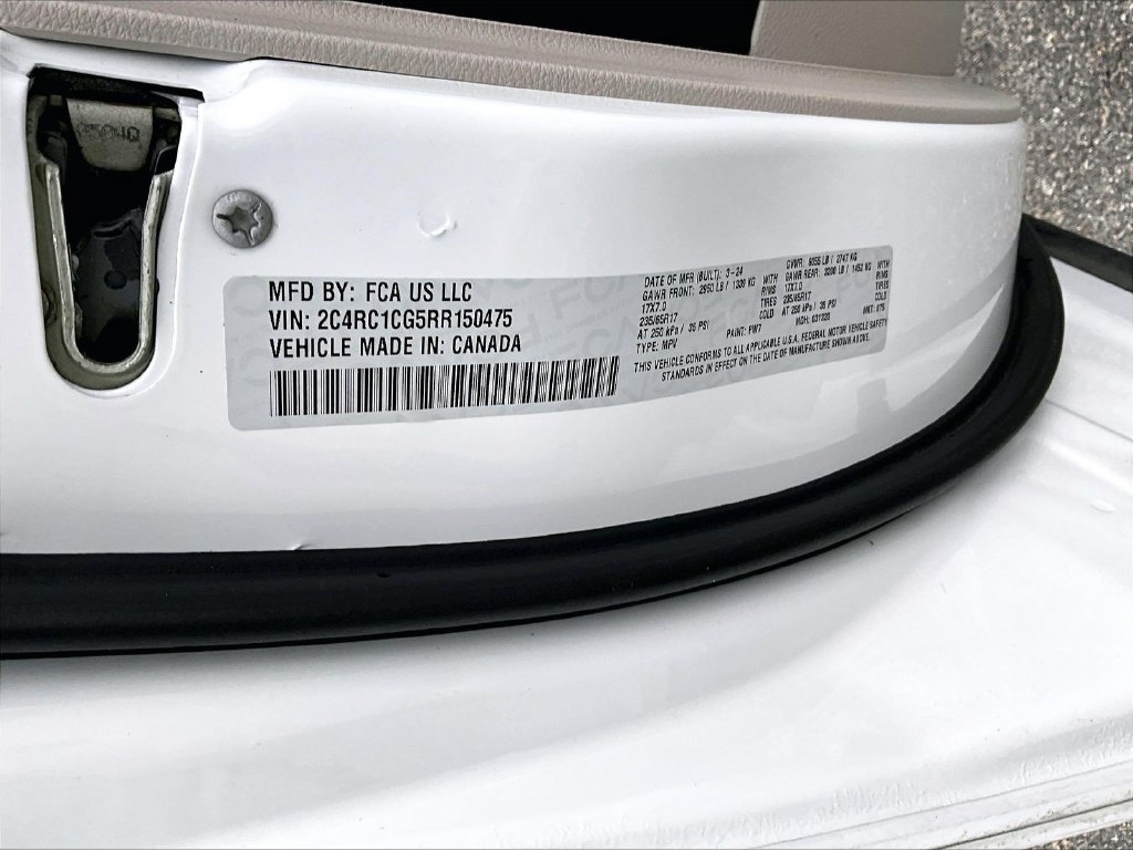 Used 2024 White Chrysler LX image 37