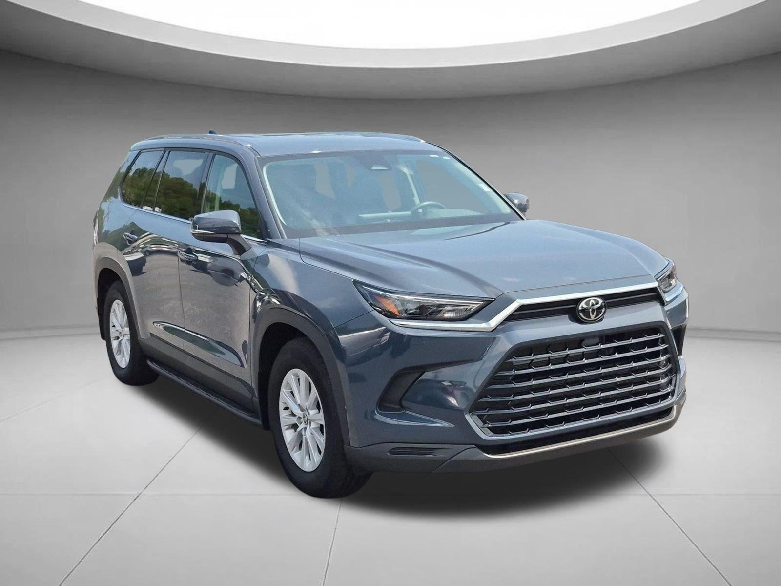 Used 2026 Storm Cloud Toyota Hybrid XLE image 7