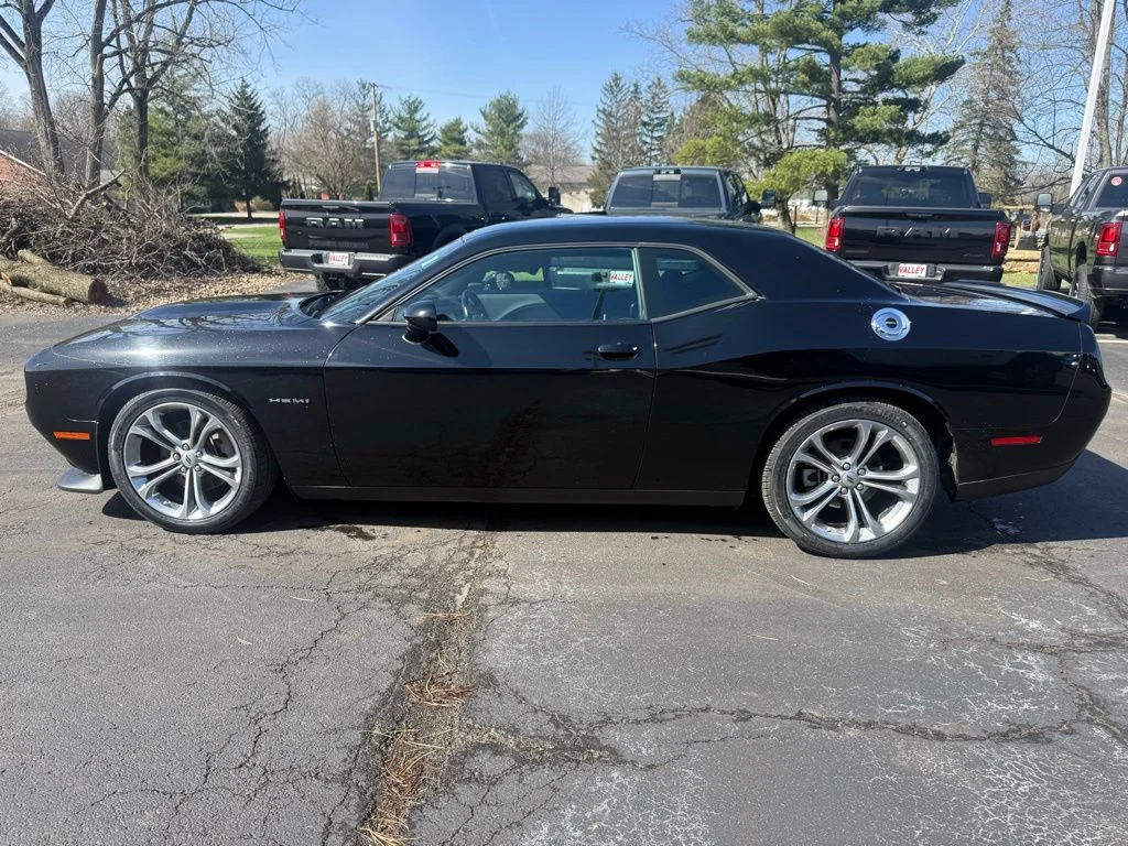 Certified Used 2022 Pitch Black Clearcoat Dodge R/T image 6