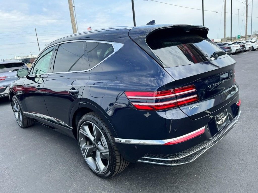 Certified Used 2025 Capri Blue Genesis 3.5T Prestige image 5