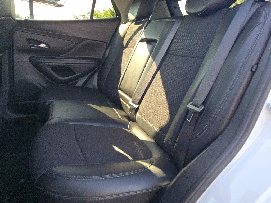 Used 2022 Summit White Buick Preferred image 16