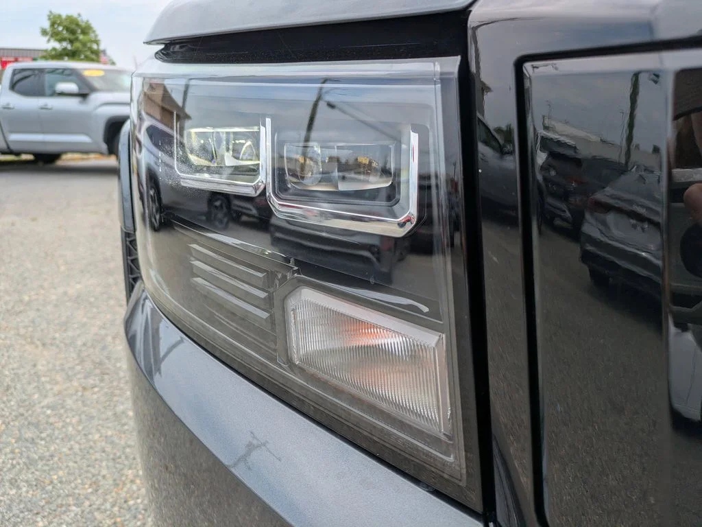 New 2026 Gun Metallic Nissan Crew Cab SV image 10