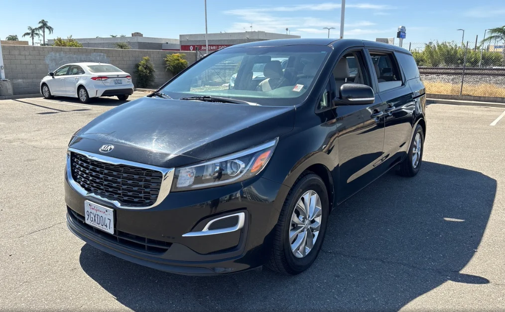 Used 2020 Black Kia LX image 1