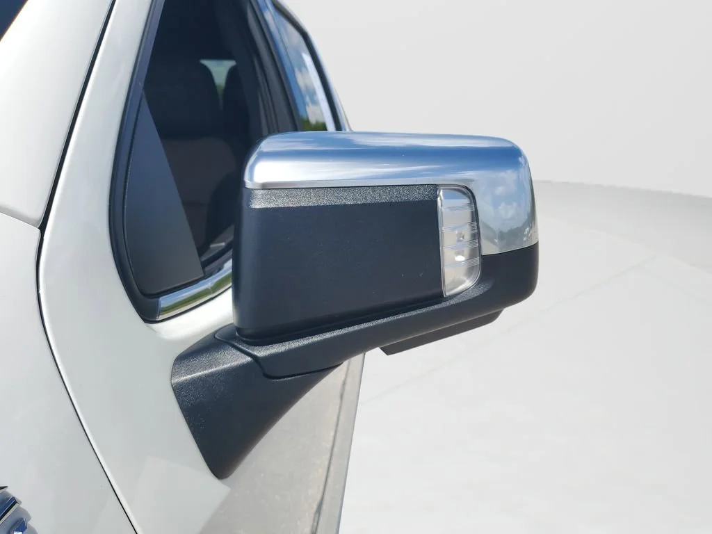 Used 2024 Iridescent Pearl Tricoat Chevrolet High Country image 27