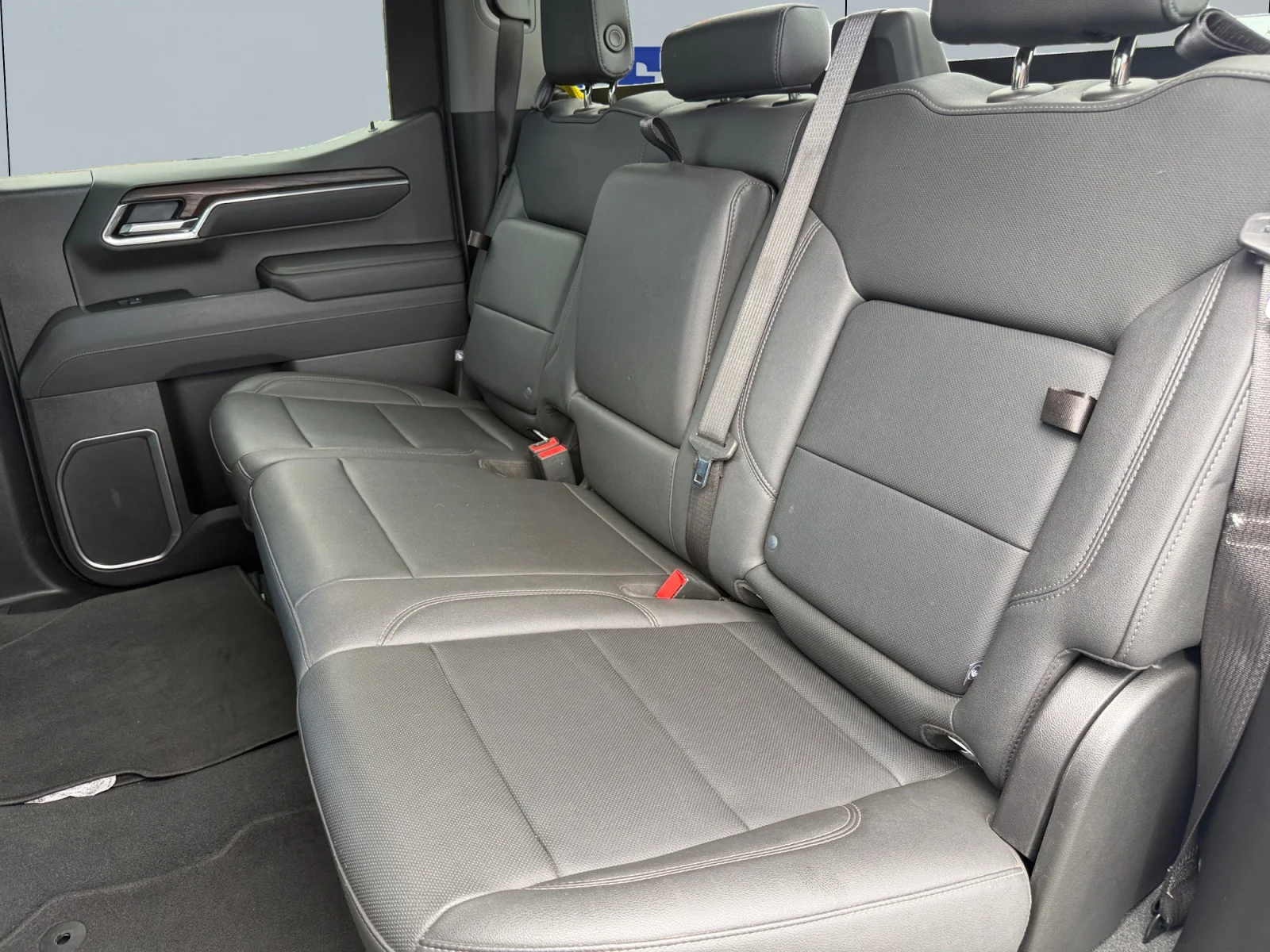 Used 2025 Summit White GMC SLT image 16