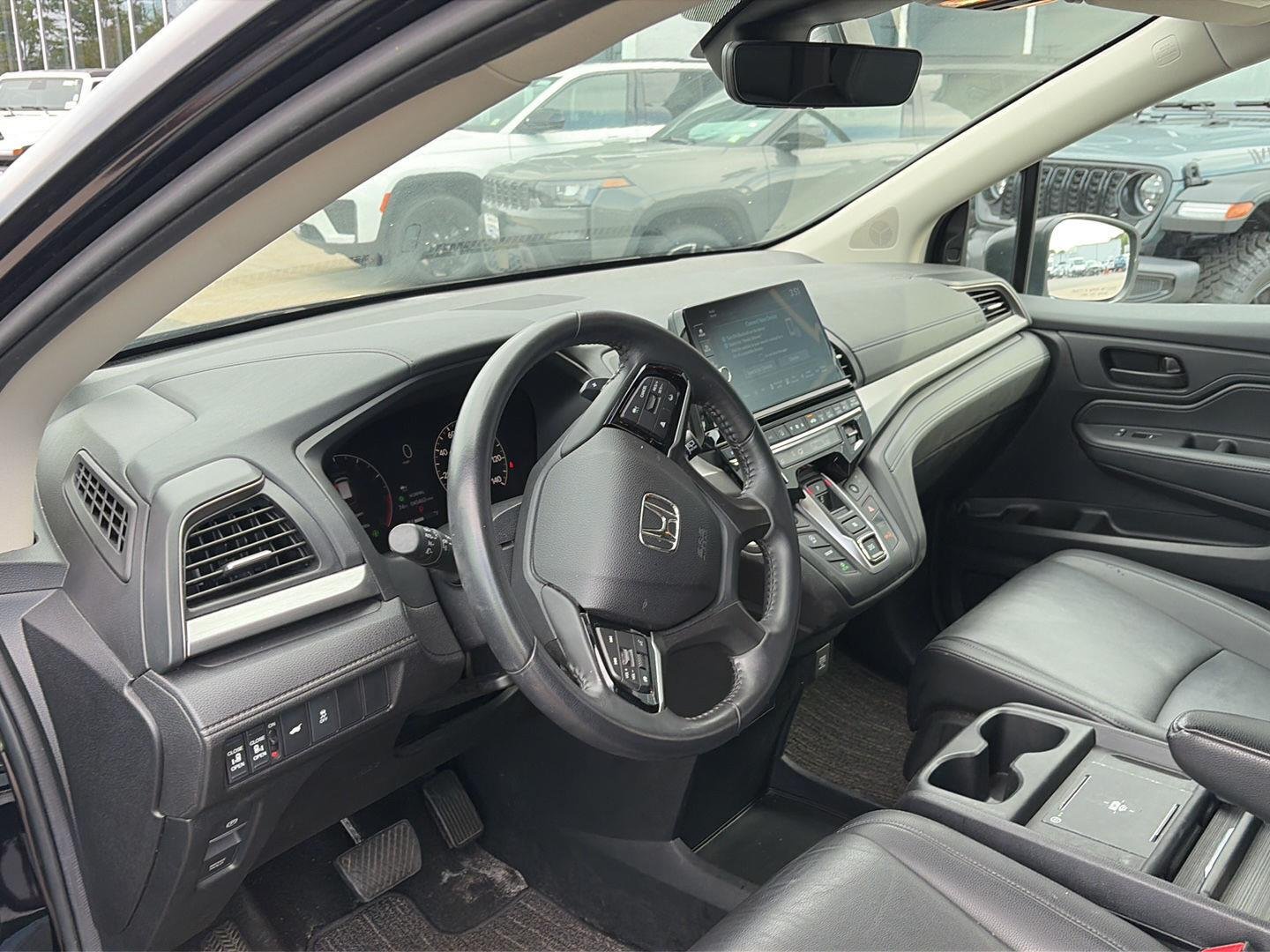 Used 2025  Honda EX-L image 5
