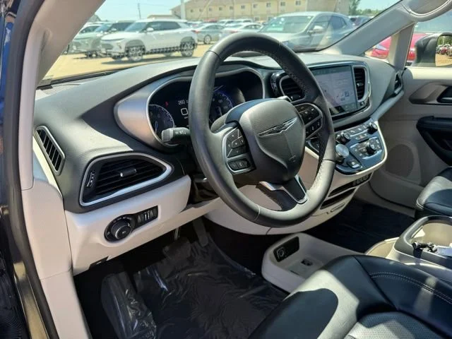 Used 2023 Black Chrysler Touring L image 14