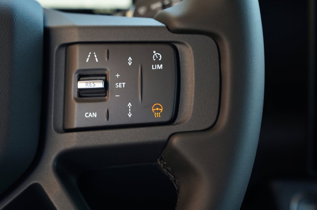 New 2026 Fuji White Land Rover X-Dynamic SE image 17