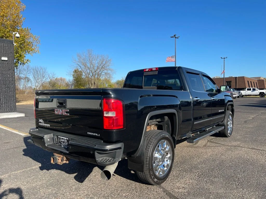 Used 2016 Black GMC Denali image 5