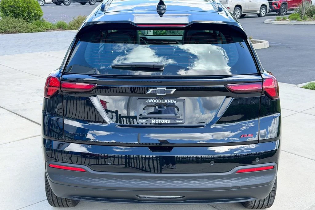 2027 Chevrolet Bolt RS - Photo 6