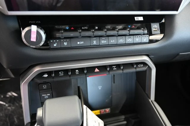 2026 Toyota Tundra Limited - Photo 18