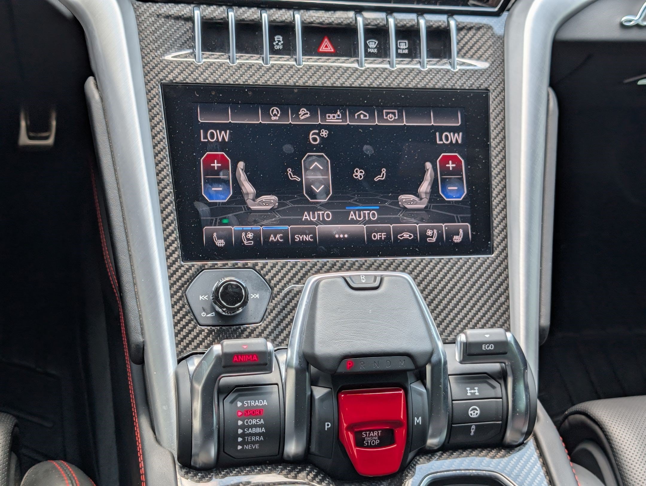 Used 2020 Red Lamborghini Base image 26