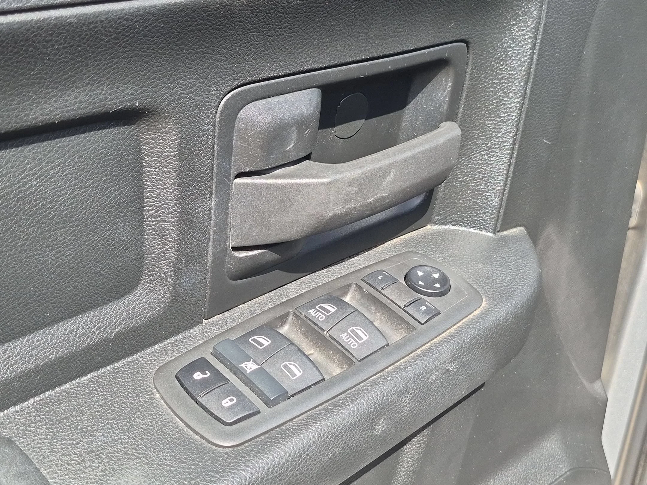 Used 2021 Silver Ram Tradesman image 12