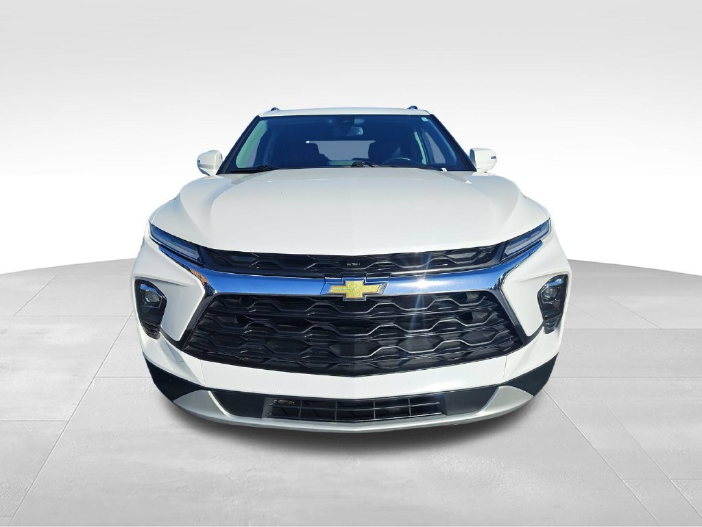Used 2024 White Chevrolet LT image 8