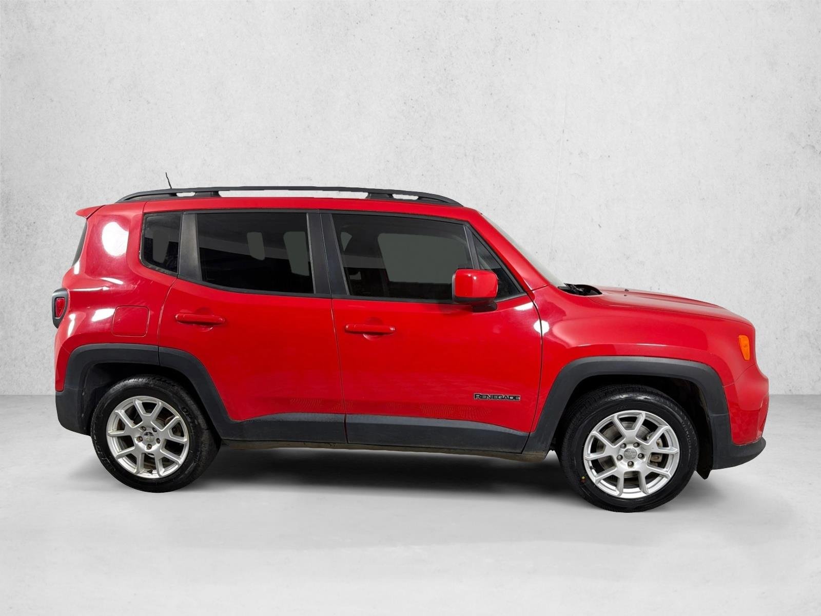 Used 2020 Colorado Red Clearcoat Jeep Latitude image 2