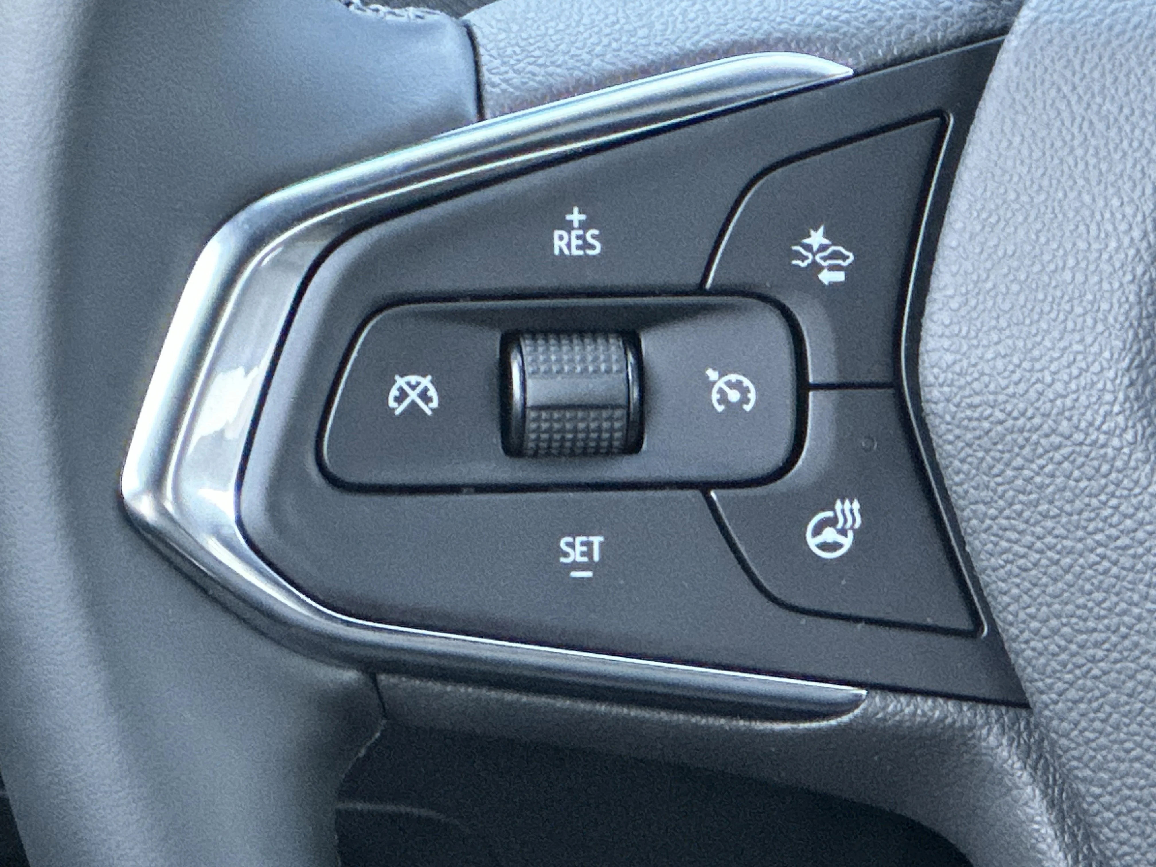 New 2026 Mosaic Black Metallic Chevrolet ACTIV image 14