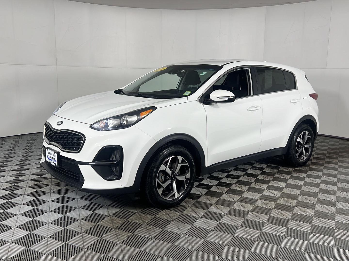 Used 2020 Clear White Kia LX image 17