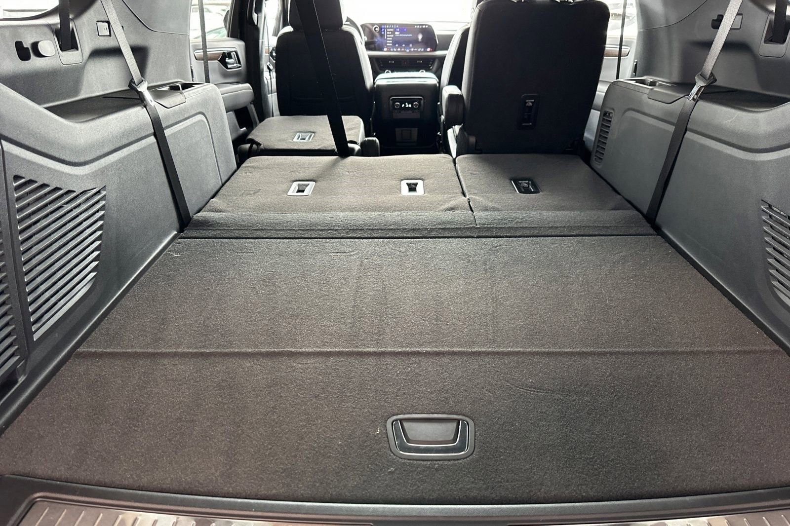 2025 Chevrolet Suburban High Country - Photo 18