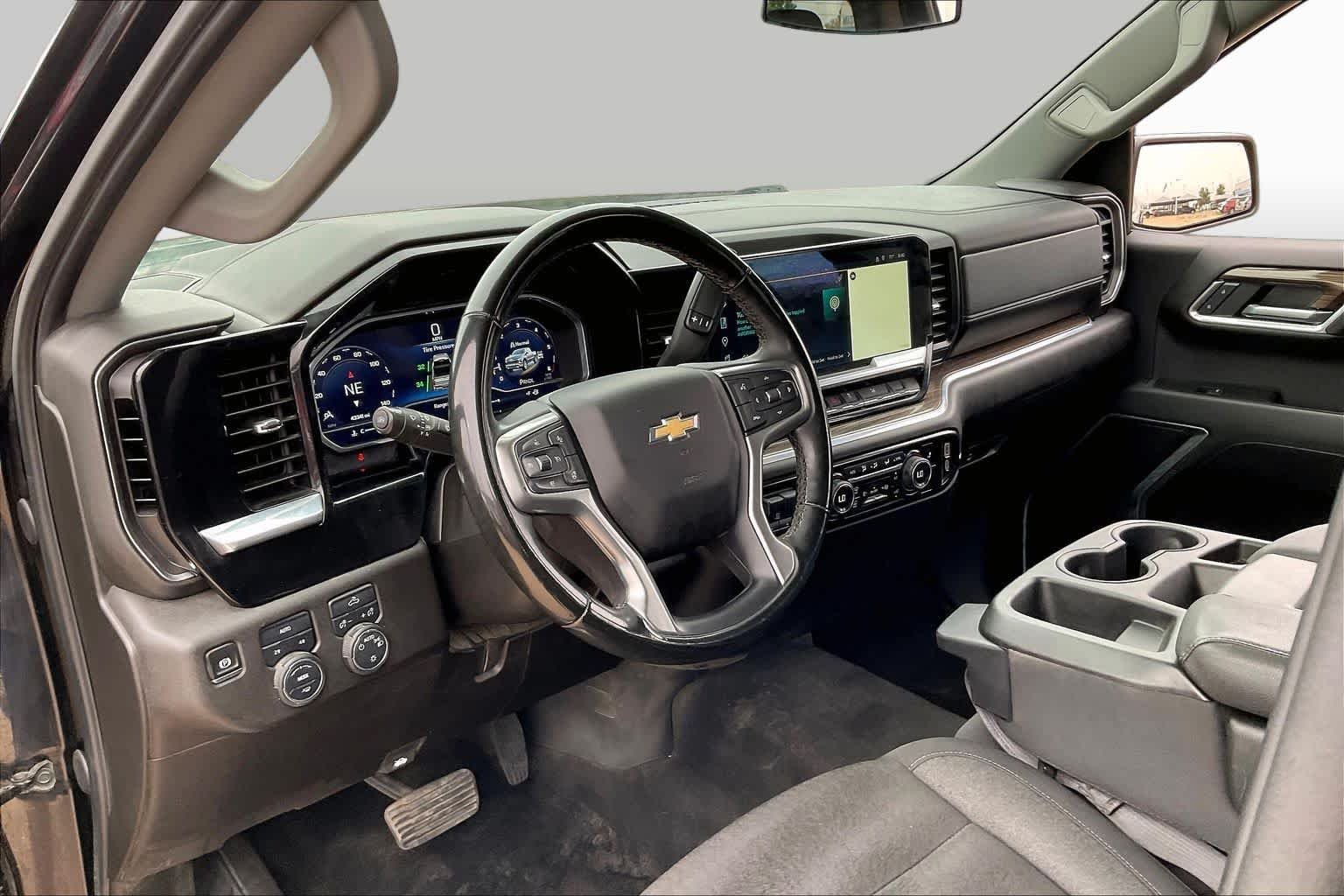 Used 2025 Black Chevrolet LT image 15