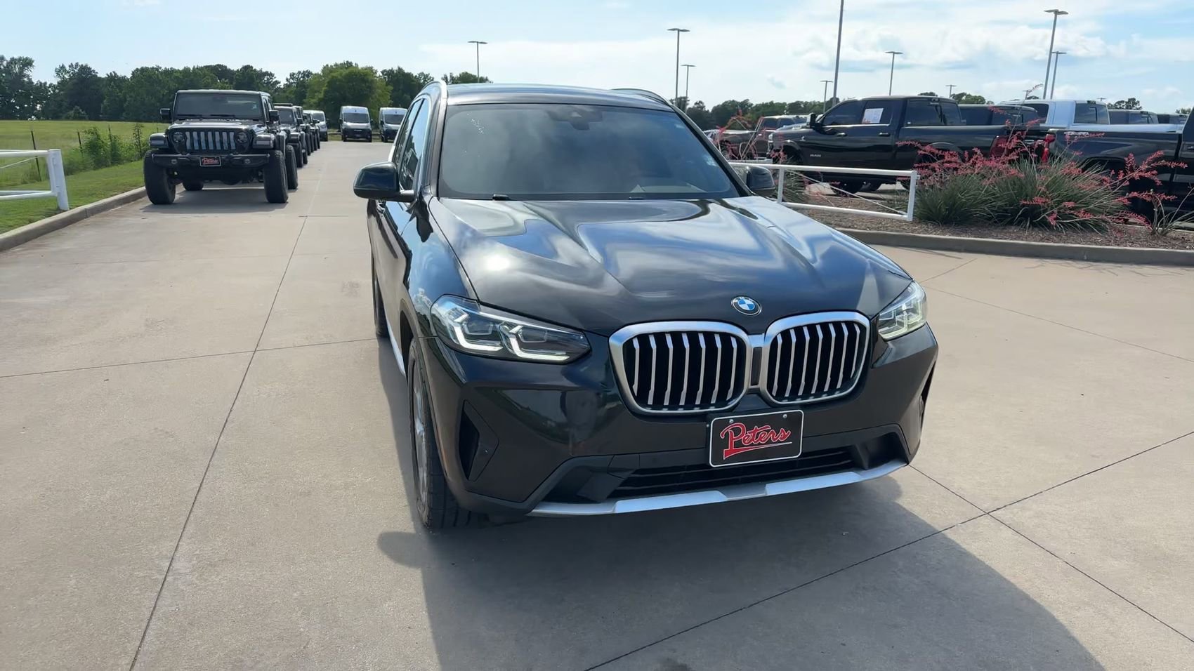 Used 2023 Black Sapphire Metallic BMW xDrive30i image 3