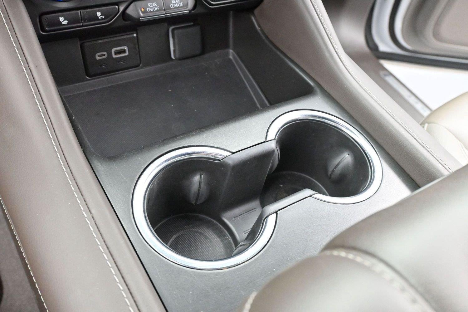 Used 2024 Summit White Chevrolet LT image 19
