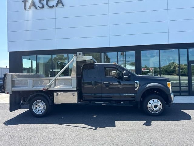Used 2017 Black Ford XLT image 2