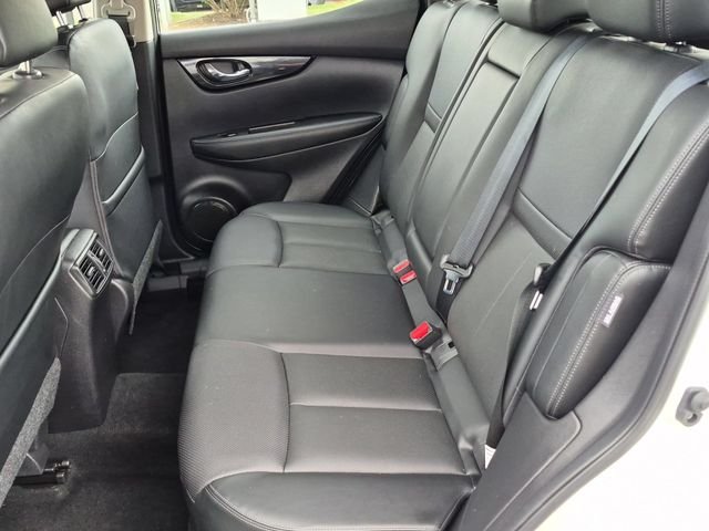 Certified Used 2022 White Nissan SL image 21