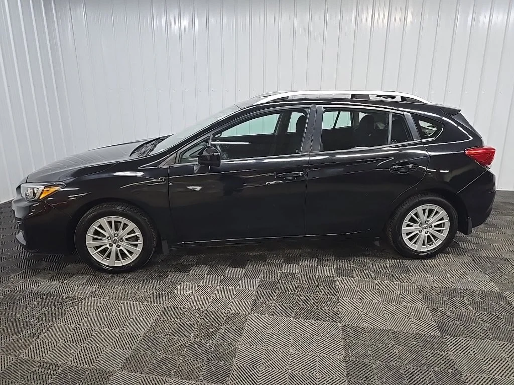 Used 2017 Crystal Black Silica Subaru 2.0i Premium image 5