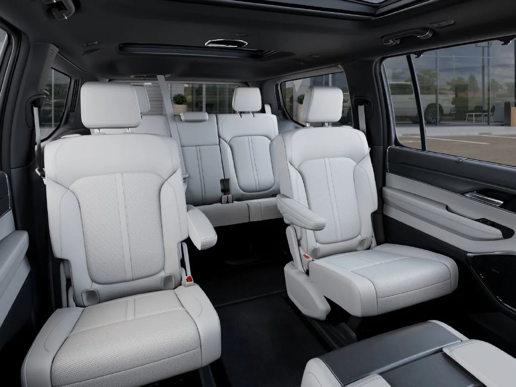 New 2026 High Gloss Black Exterior Paint Jeep Limited Reserve image 15