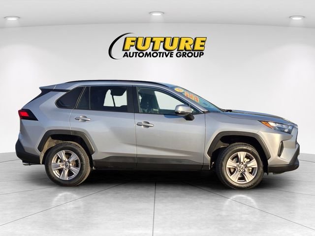 Used 2025 Silver Toyota XLE image 3