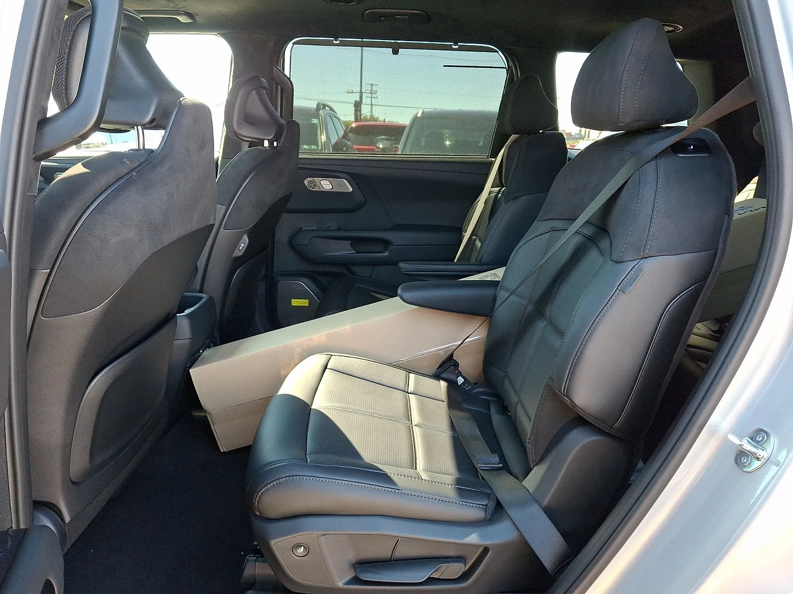 New 2027 Silver Kia SX Prestige image 9