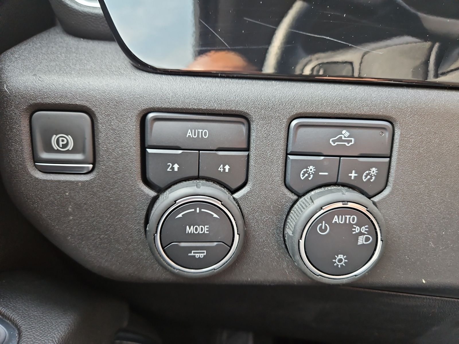 2025 Chevrolet Silverado 1500 LT - Photo 23