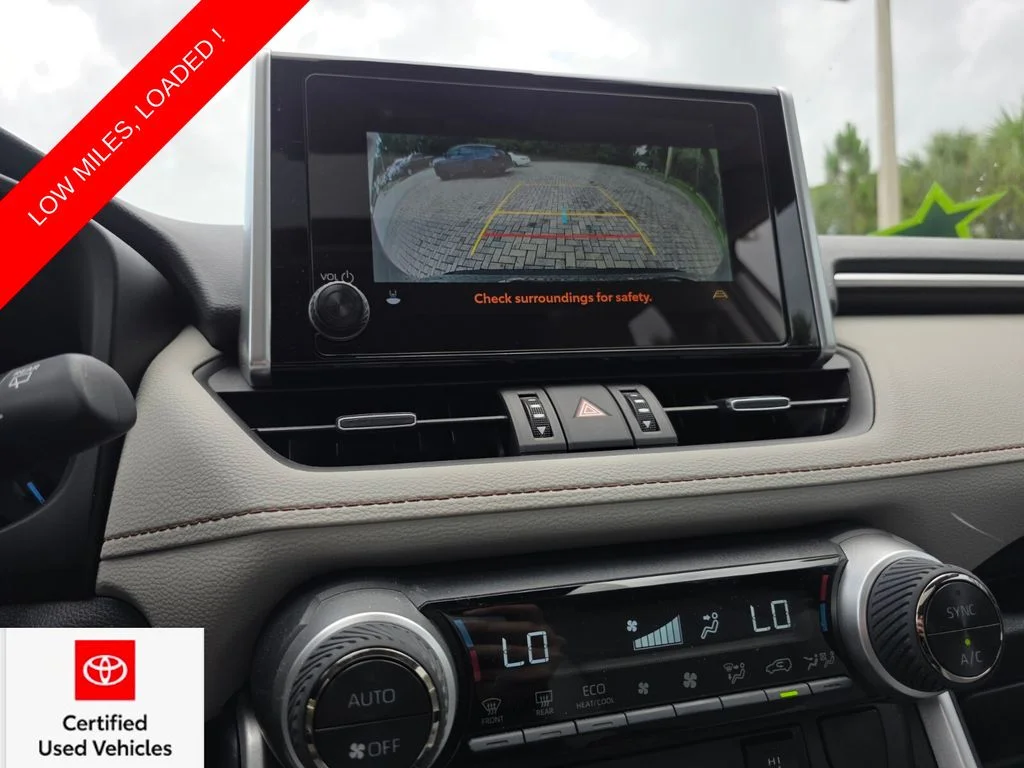 Certified Used 2025 Silver Toyota XLE Premium image 33
