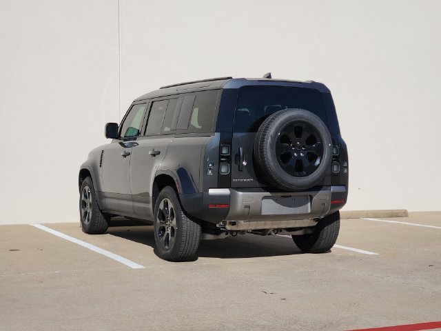 2026 Land Rover Defender 3