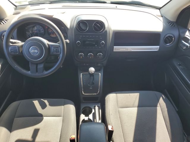 Used 2014 Gray Jeep Sport image 22