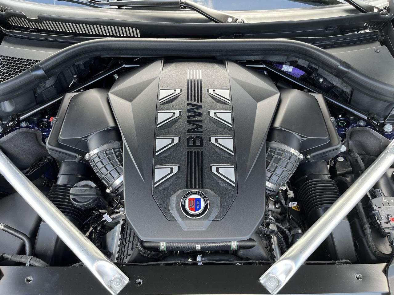 New 2026 ALPINA Blue Metallic BMW ALPINA XB7 image 39