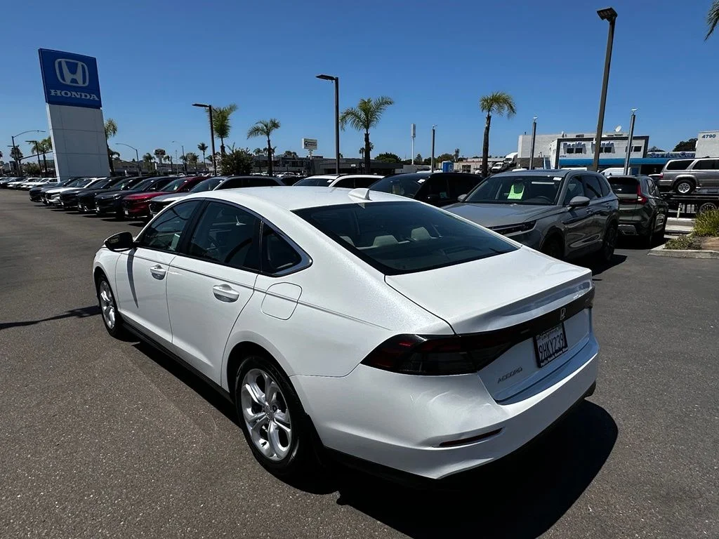 Used 2024  Honda LX image 6