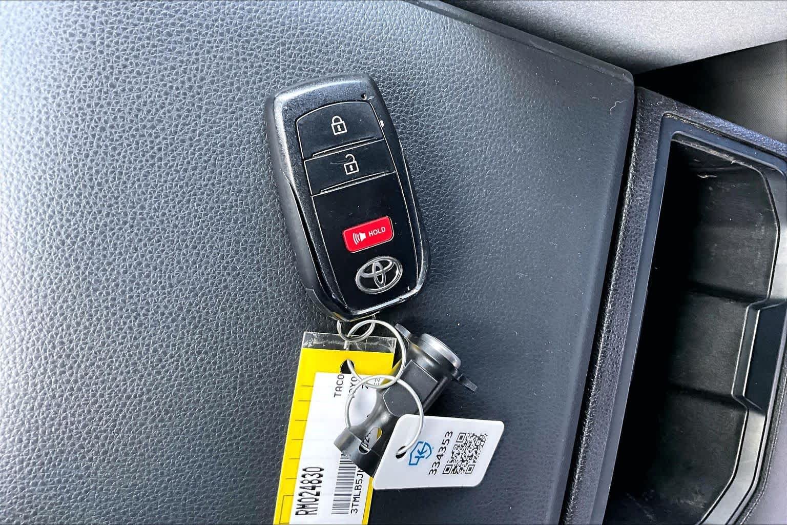 Used 2024 Ice Cap Toyota SR5 image 15