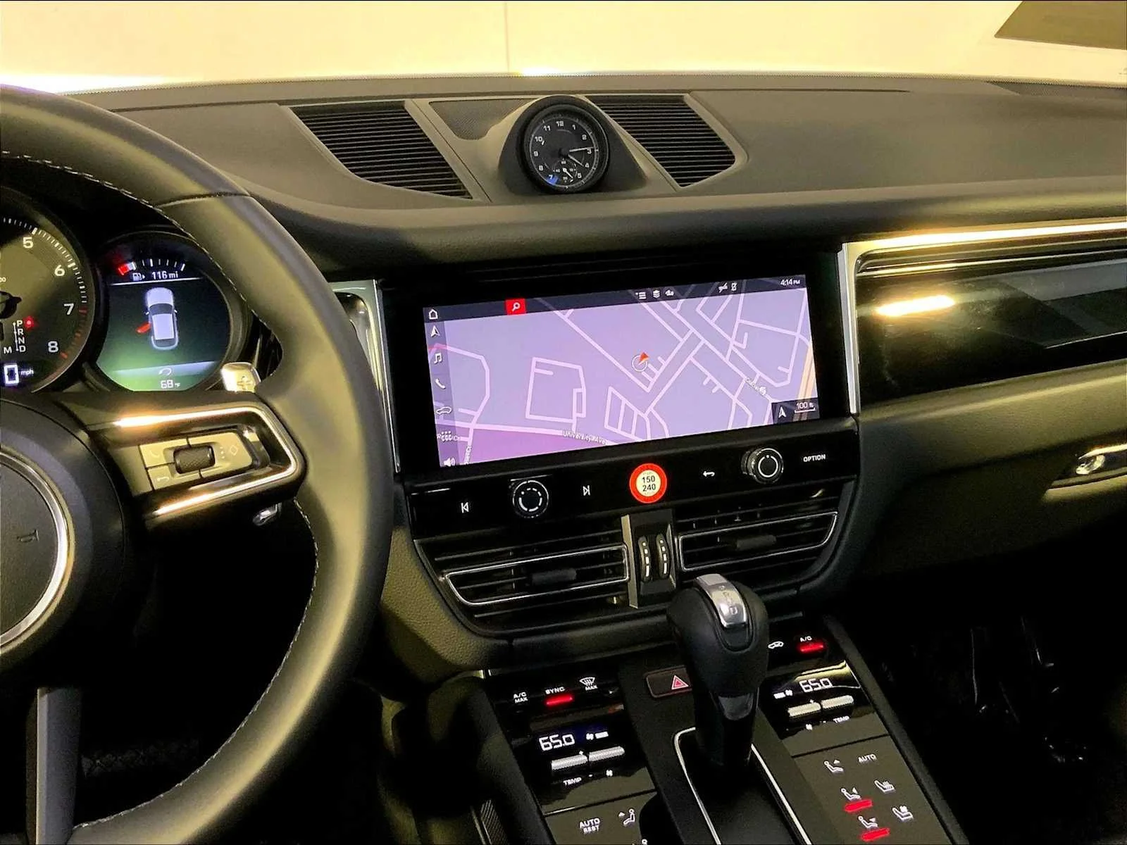 2026 Porsche Macan Base - Photo 16