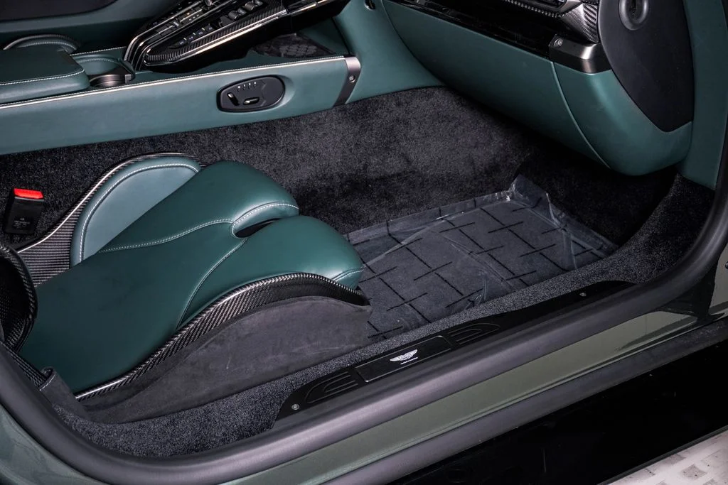 Used 2025 Q Chiltern Green Aston Martin Coupe image 19