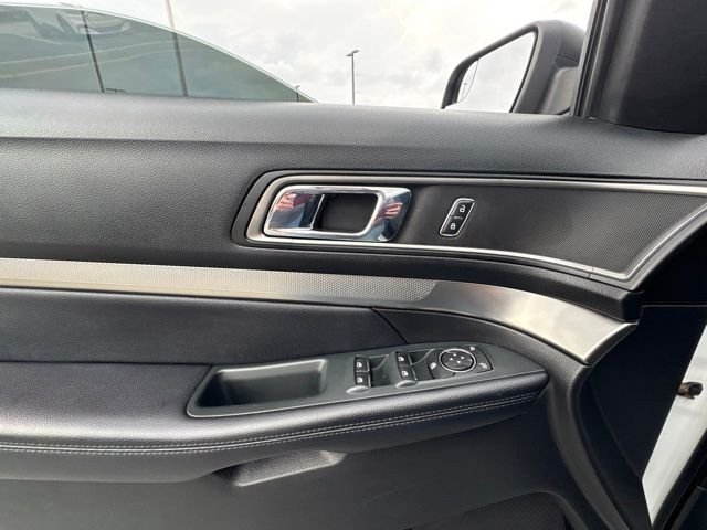 Used 2018 Oxford White Ford XLT image 11