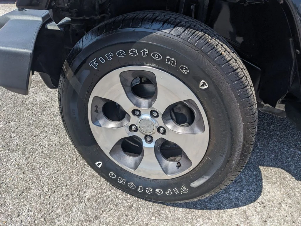 Used 2017 black Jeep 4d Convertible Sahara image 9