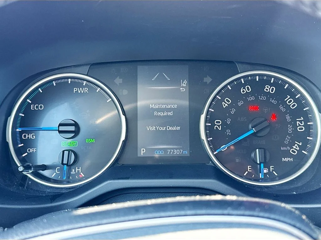 Used 2021 Gray Toyota XLE Premium image 14