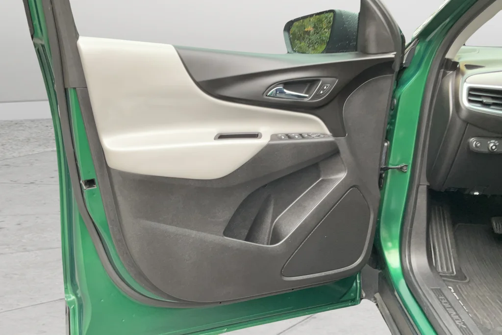 Used 2018 Green Chevrolet LS image 11