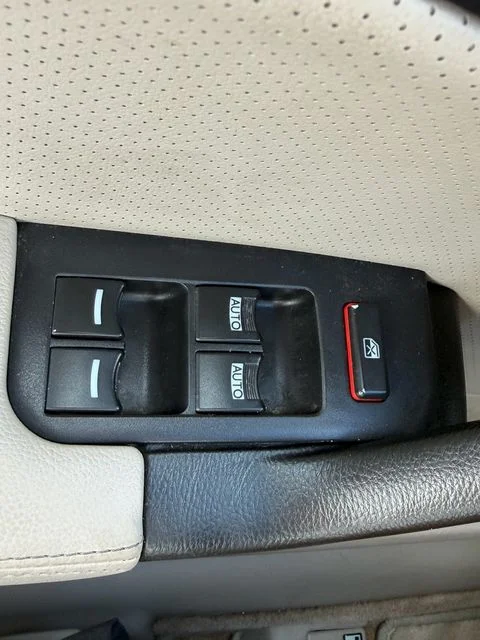 Used 2008 Gray Acura 3.2 image 28