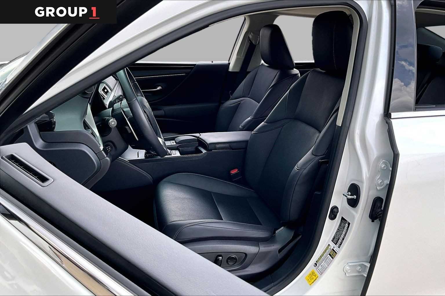 Certified Used 2021 EMINENT WHITE PEARL Lexus  image 7