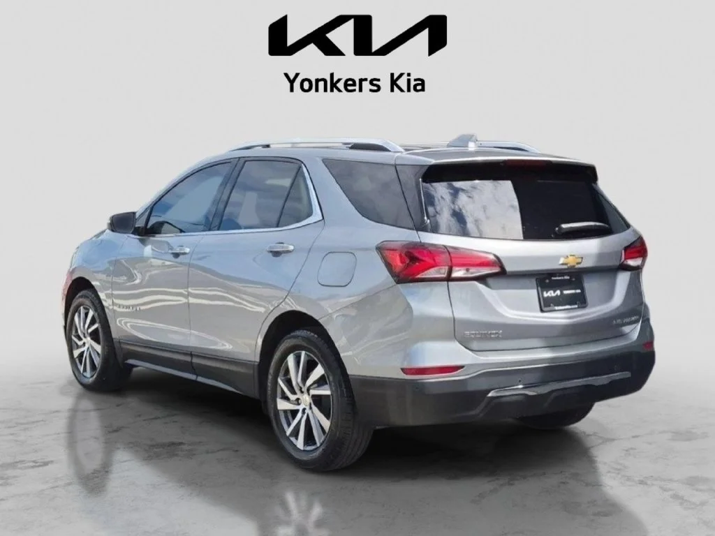 Used 2024 Gray Chevrolet Premier image 9